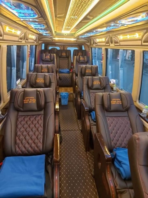 Limosine Bus photo 1